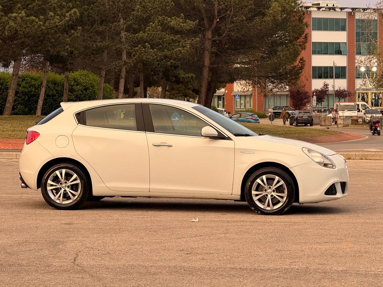 Alfa Romeo Giulietta GARANZIA 12 MESI