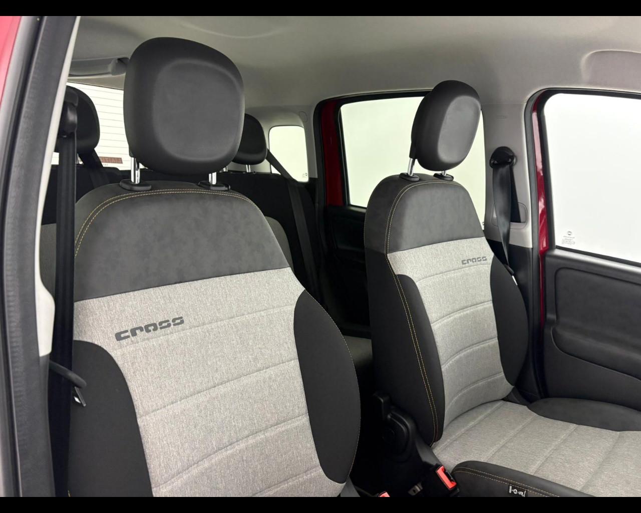 FIAT Panda 1.0 firefly hybrid Cross s&s 70cv