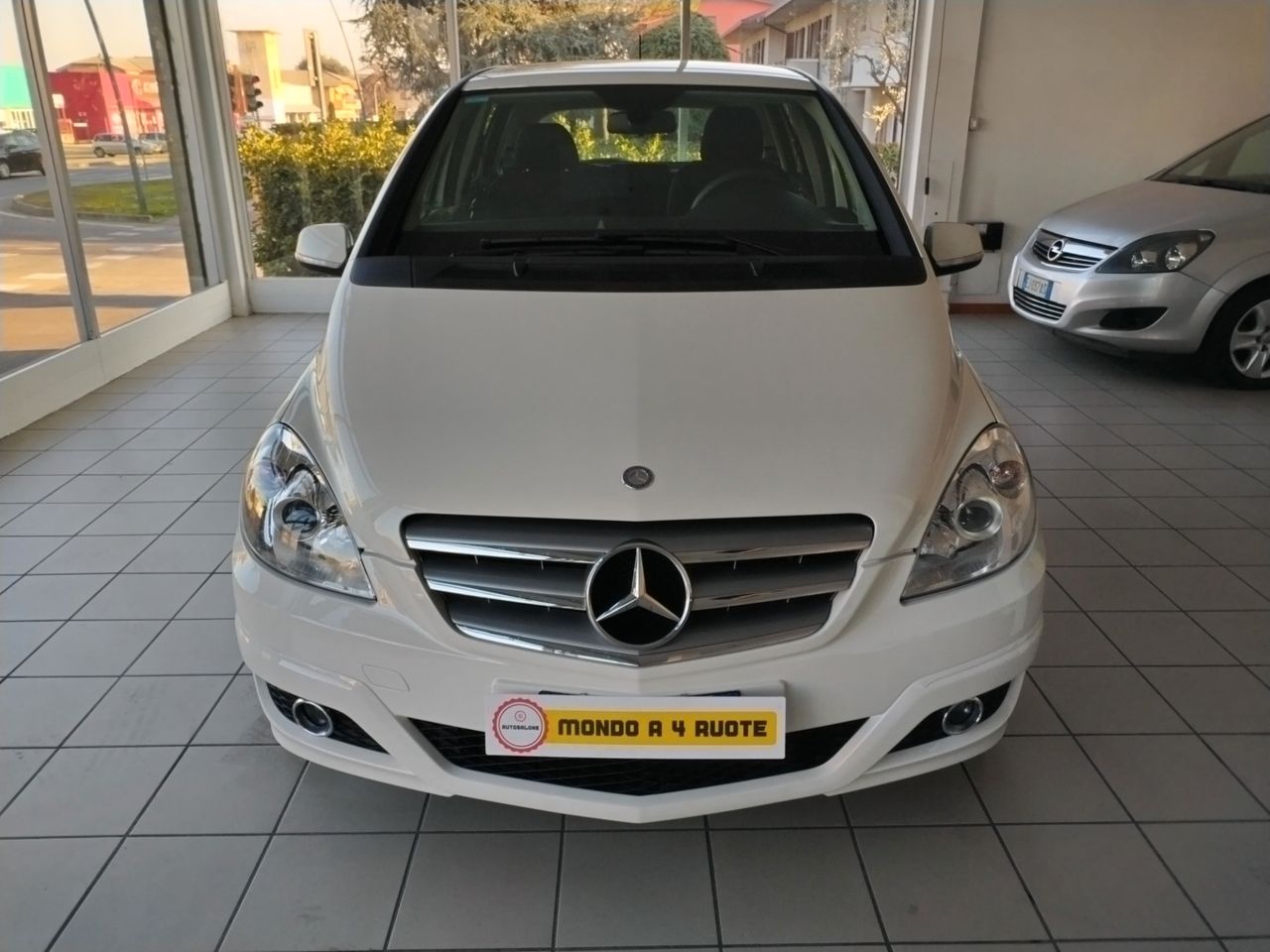 Mercedes-benz B 180 B 180 BlueEFFICIENCY Premium