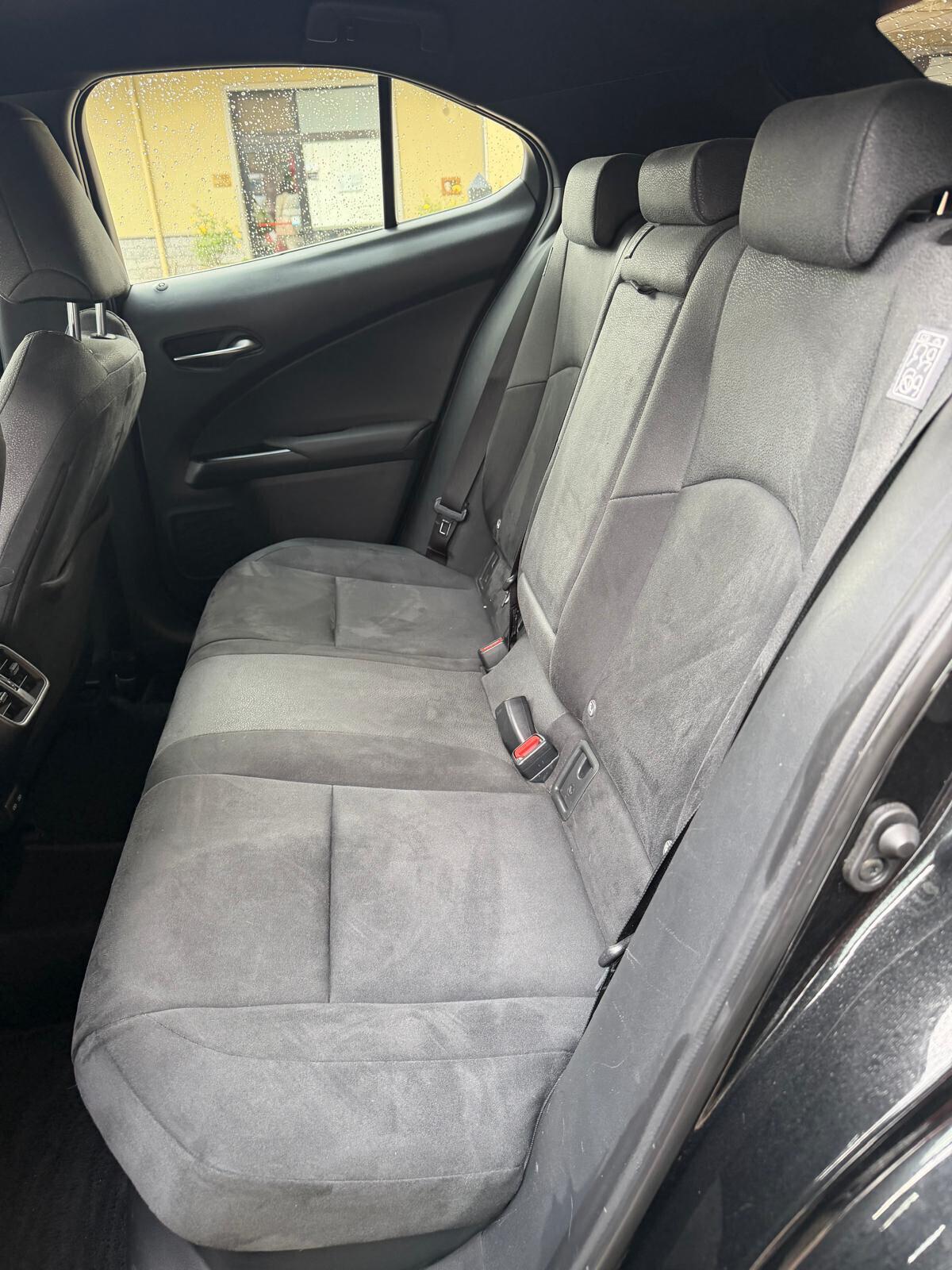 Lexus UX Hybrid Business