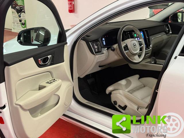 VOLVO V60 B4 (d) aut Ultimate Dark IVA ESP. GARANZIA 24