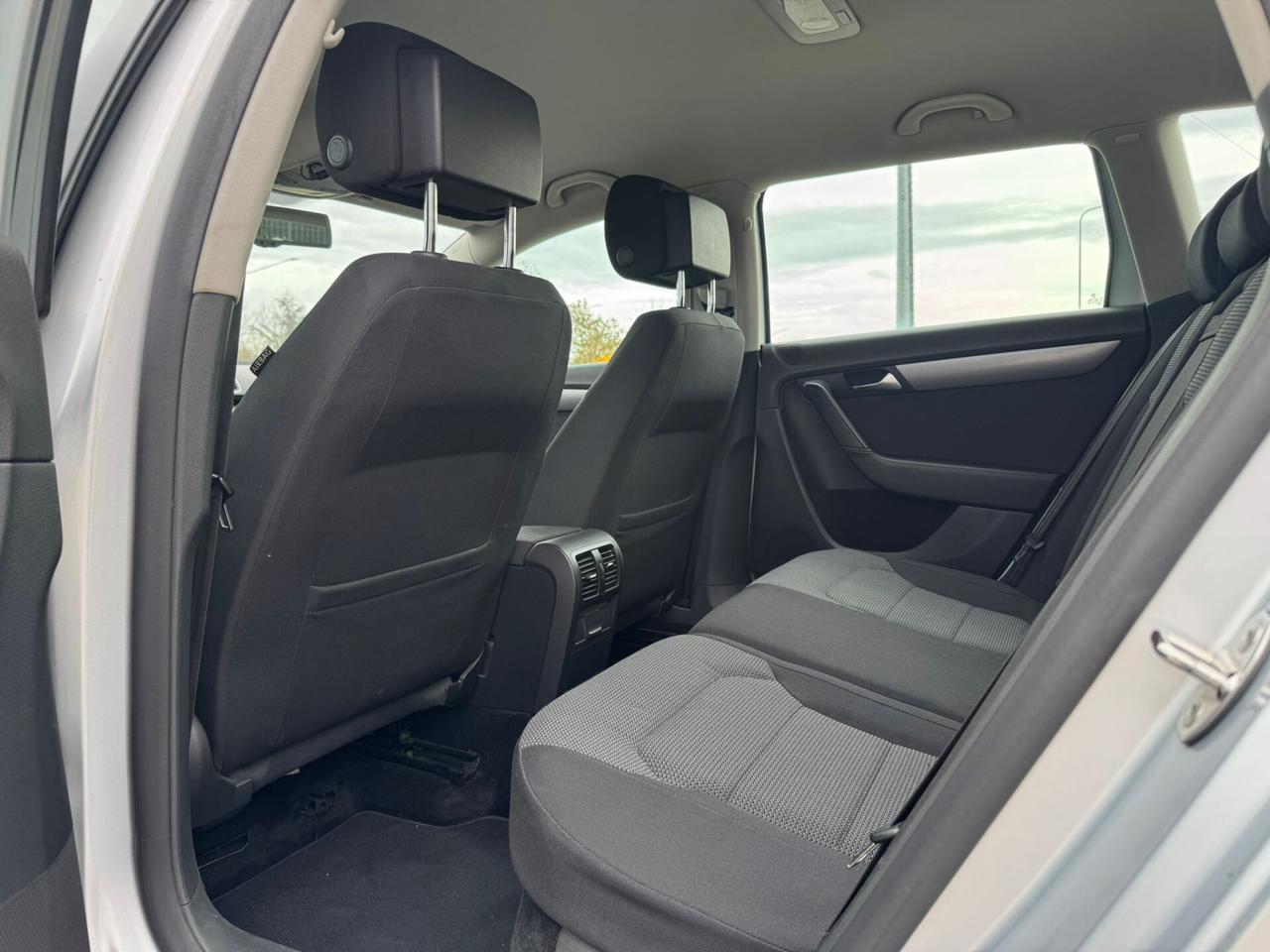 VOLKSWAGEN PASSAT 2.0 TDI 140CV con CAR PLAY