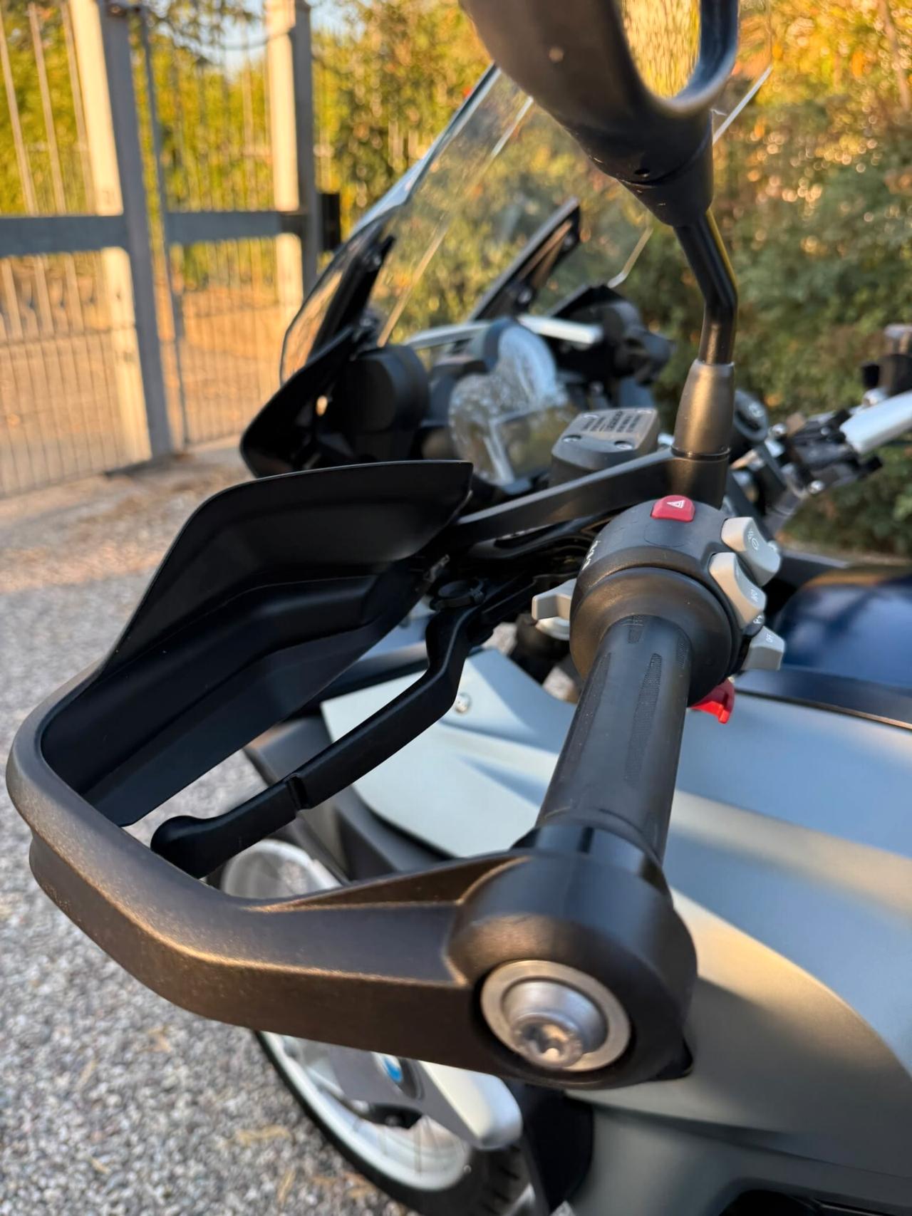BMW R 1200 GS – 2015 – SOLO 6.982 KM – PARI AL NUOVO