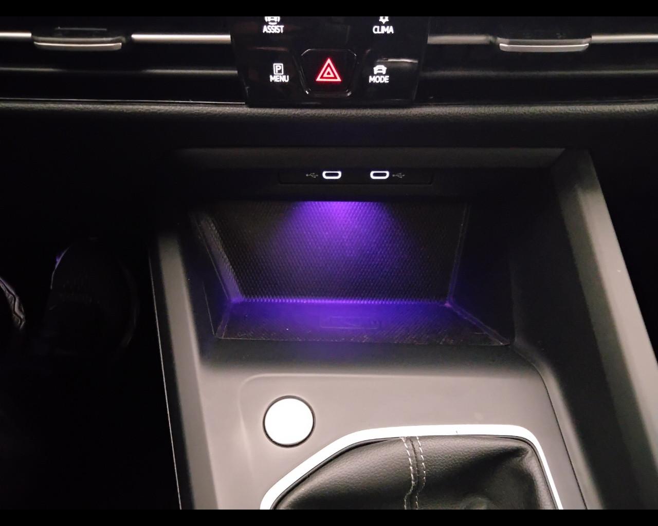 VOLKSWAGEN Golf VIII 2020 - Golf 1.5 tsi evo R-Line 130cv