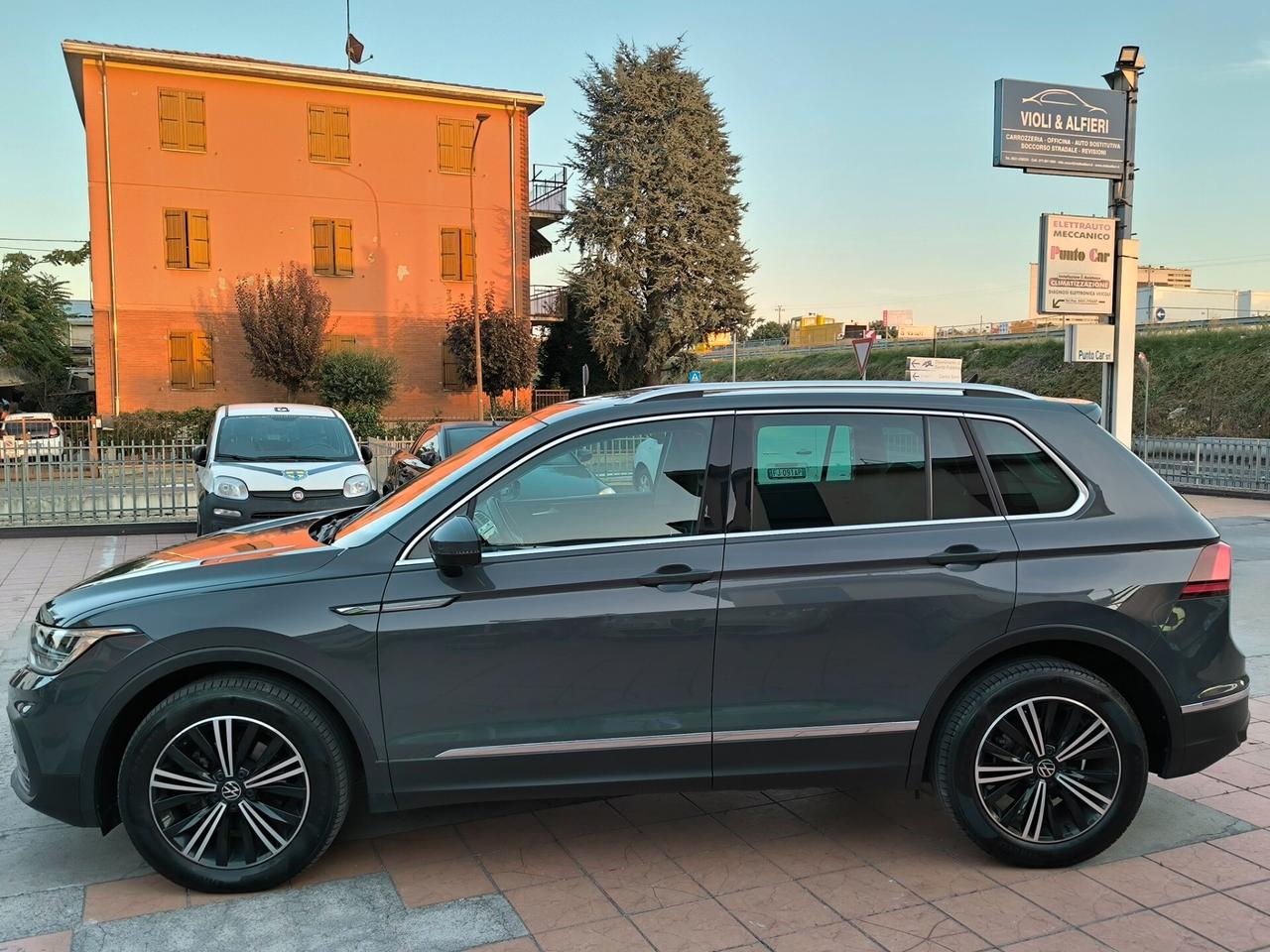 Volkswagen Tiguan 2.0 TDI 150 CV SCR DSG 4MOTION Elegance