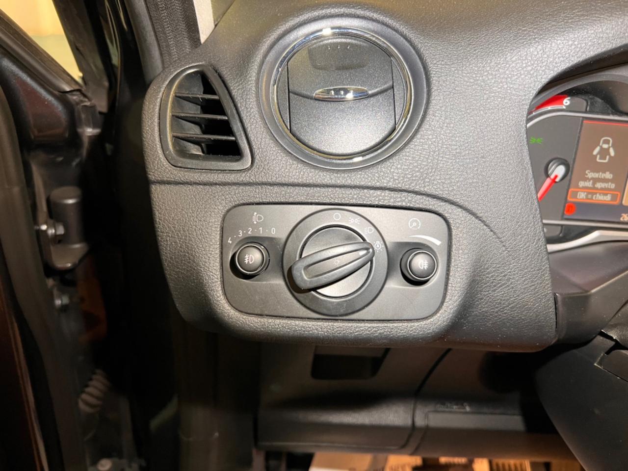 Ford Galaxy 2.0 TDCi 140 CV Ghia DPF