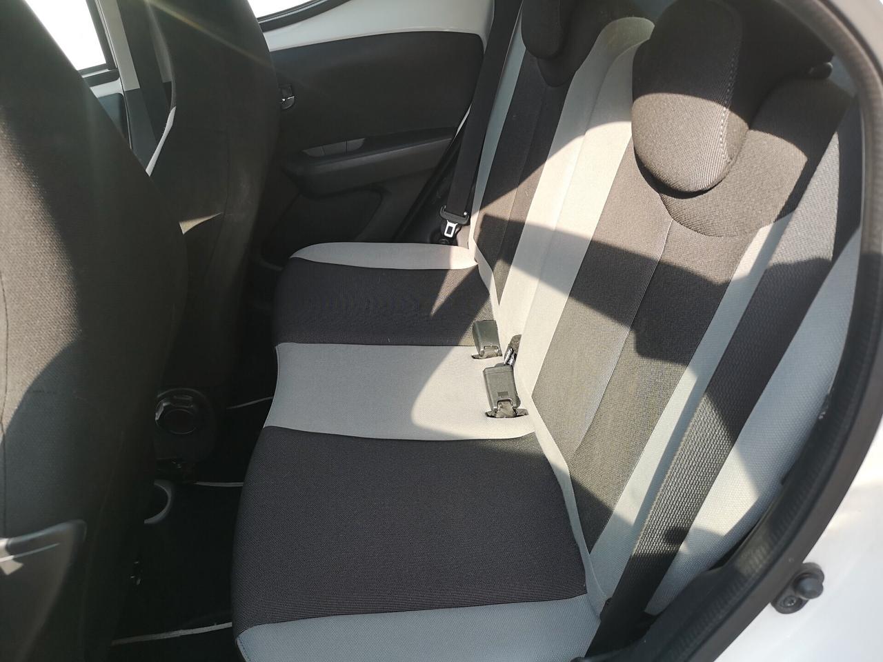 Toyota Aygo 1.0 VVT-i 69 CV 5 porte x-play MMT