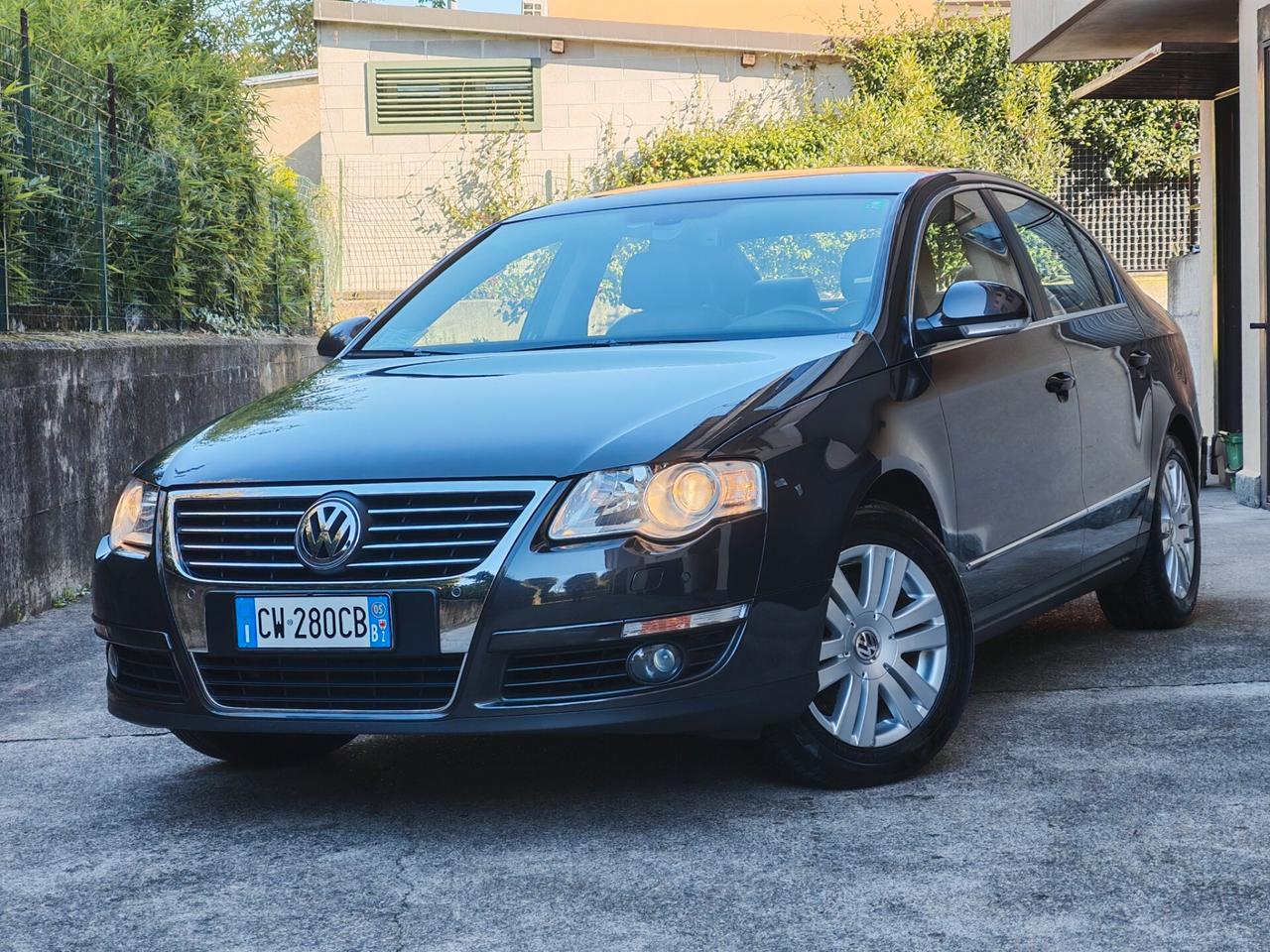 Volkswagen Passat 2.0 BENZINA 150cv / SERVICE / Unipro