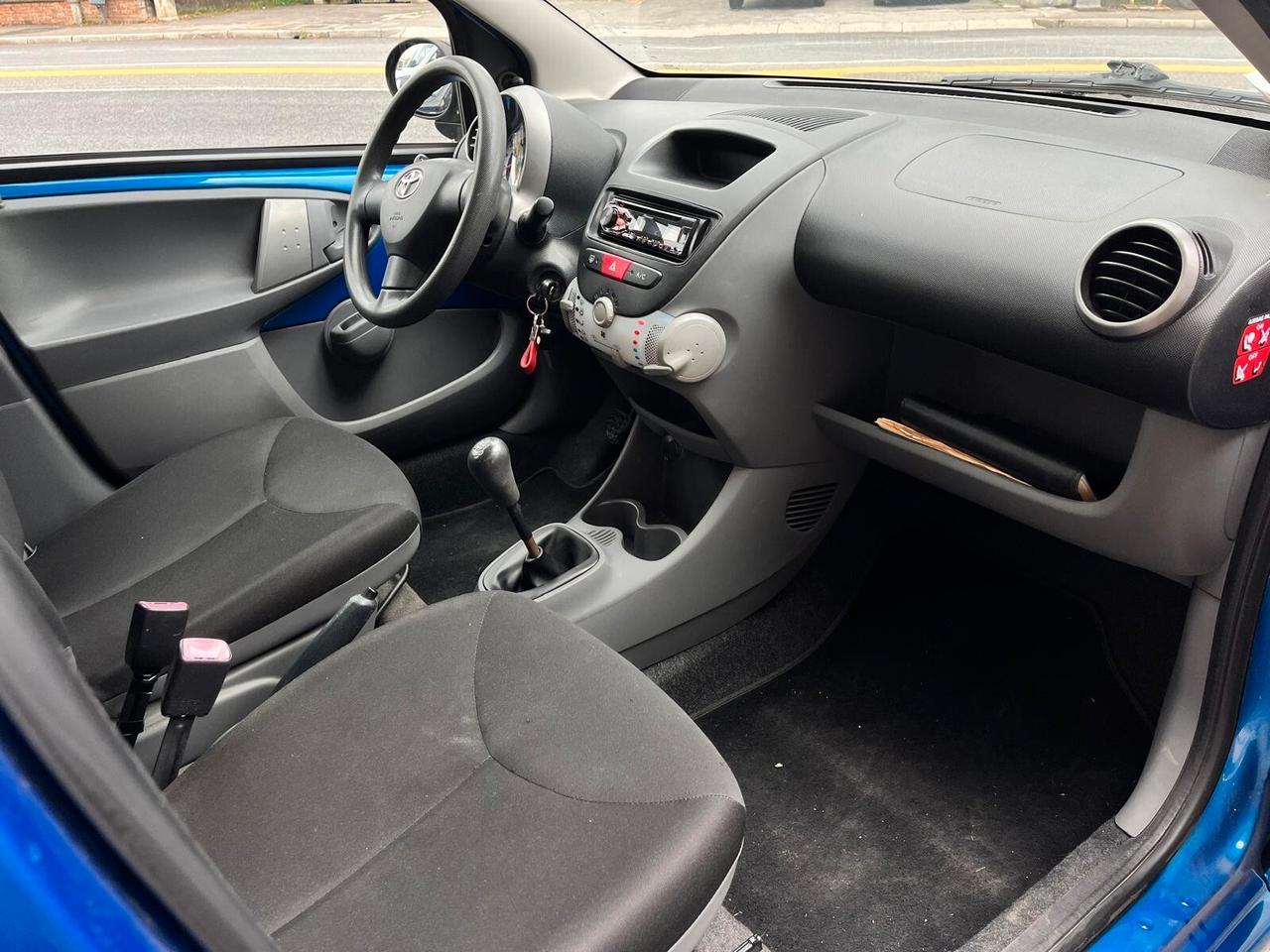 Toyota Aygo 1.0 12V VVT-i 5 porte Neopatentati
