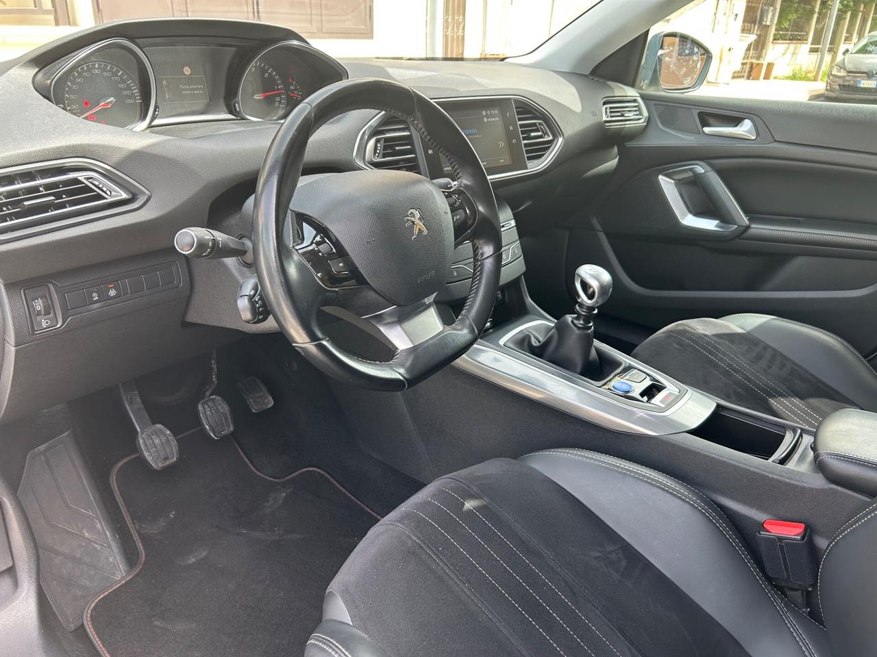 Peugeot 308 BlueHDi 120 S&S SW Allure