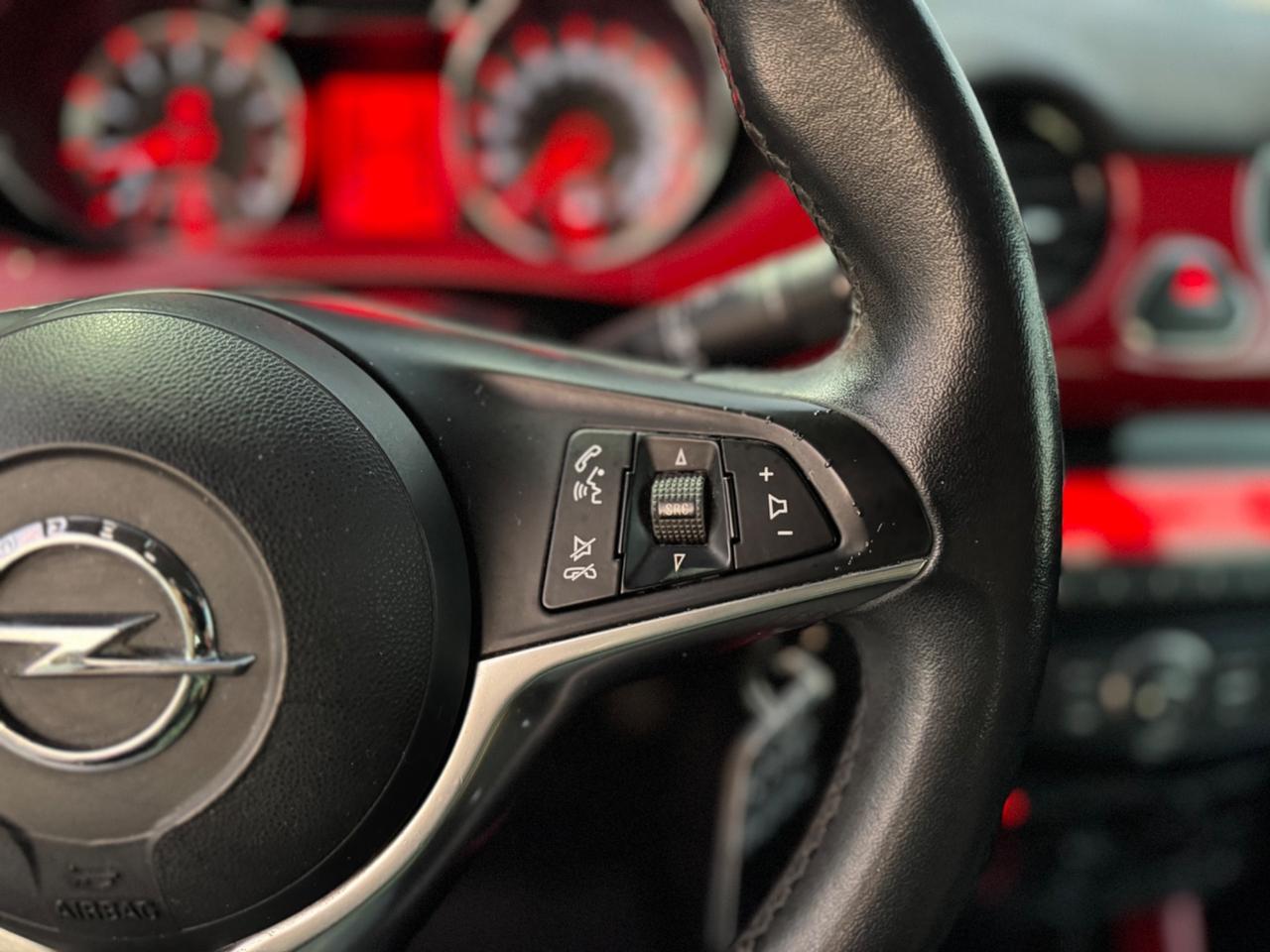 Opel Adam 1.4 GPL Tech Glam b-color