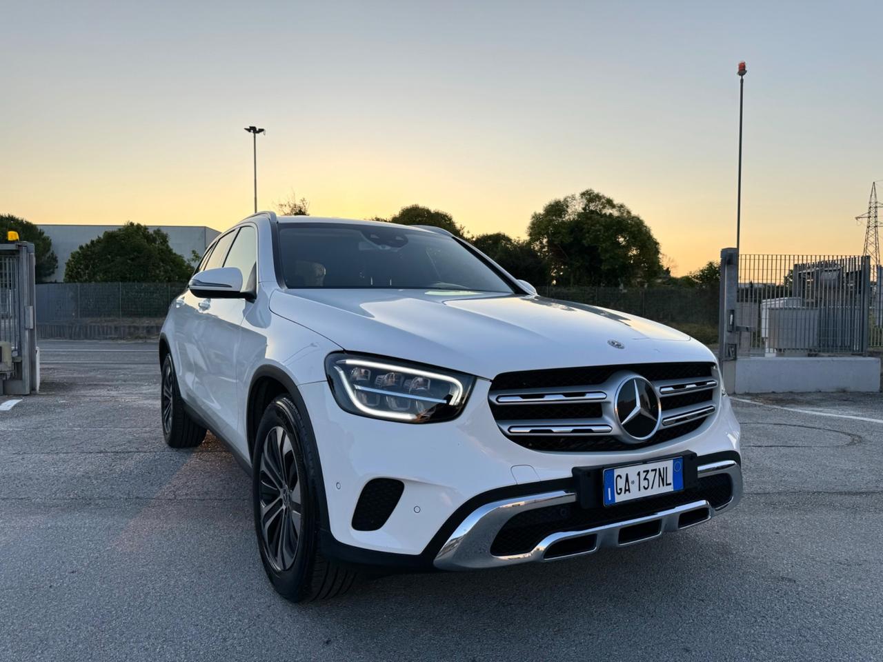 MERCEDES GLC 200D Sport 4Matic - Led Navi