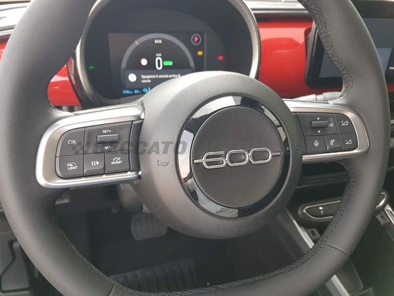FIAT 600 600e - RED