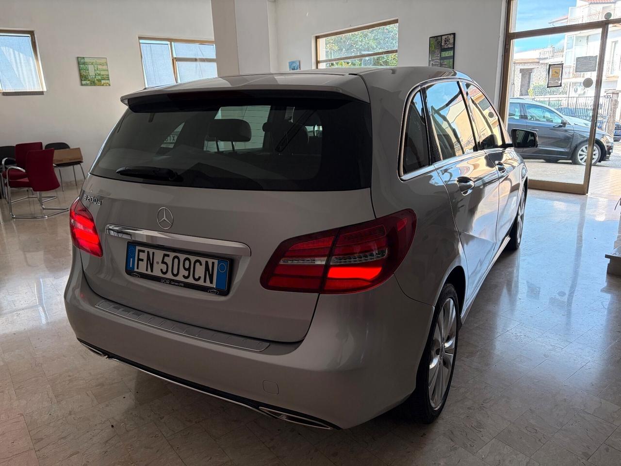 MERCEDES CLASSE B 200 D AUTOMATIC PREMIUM