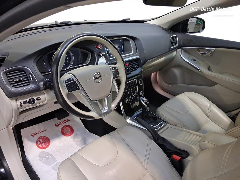 Volvo V40 Cross Country 2.0 D2 Momentum geartronic