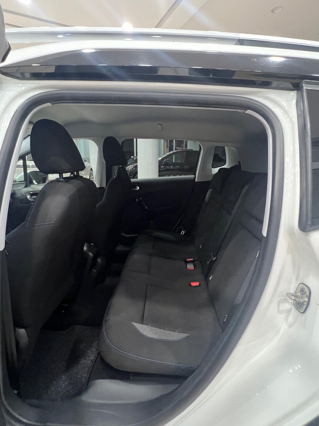 Peugeot 2008 BlueHDi 100 S&S Signature