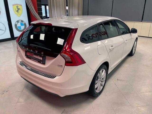 VOLVO V60 2.0 D2 MOMENTUM