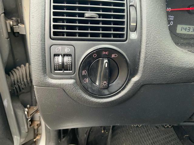 VOLKSWAGEN Golf 1.6 16V cat 5p. Highline Plus