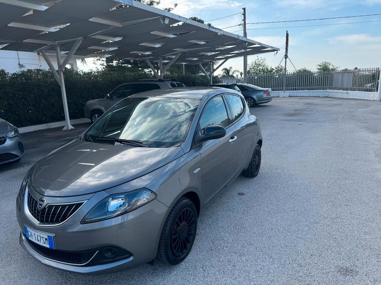 Lancia Ypsilon 1.0 FireFly 5 porte S&S Hybrid Ecochic A. Ferretti