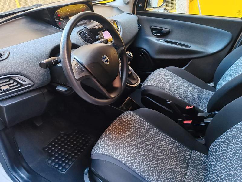 Lancia Ypsilon 5 Porte Ypsilon 1.0 hybrid Silver s&s 70cv