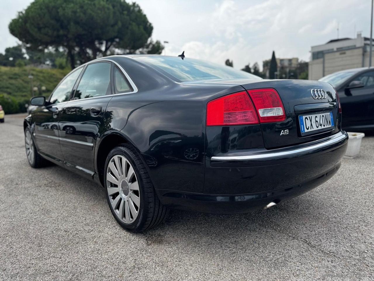 AUDI A8 3.0 V6 TDI quattro tiptronic