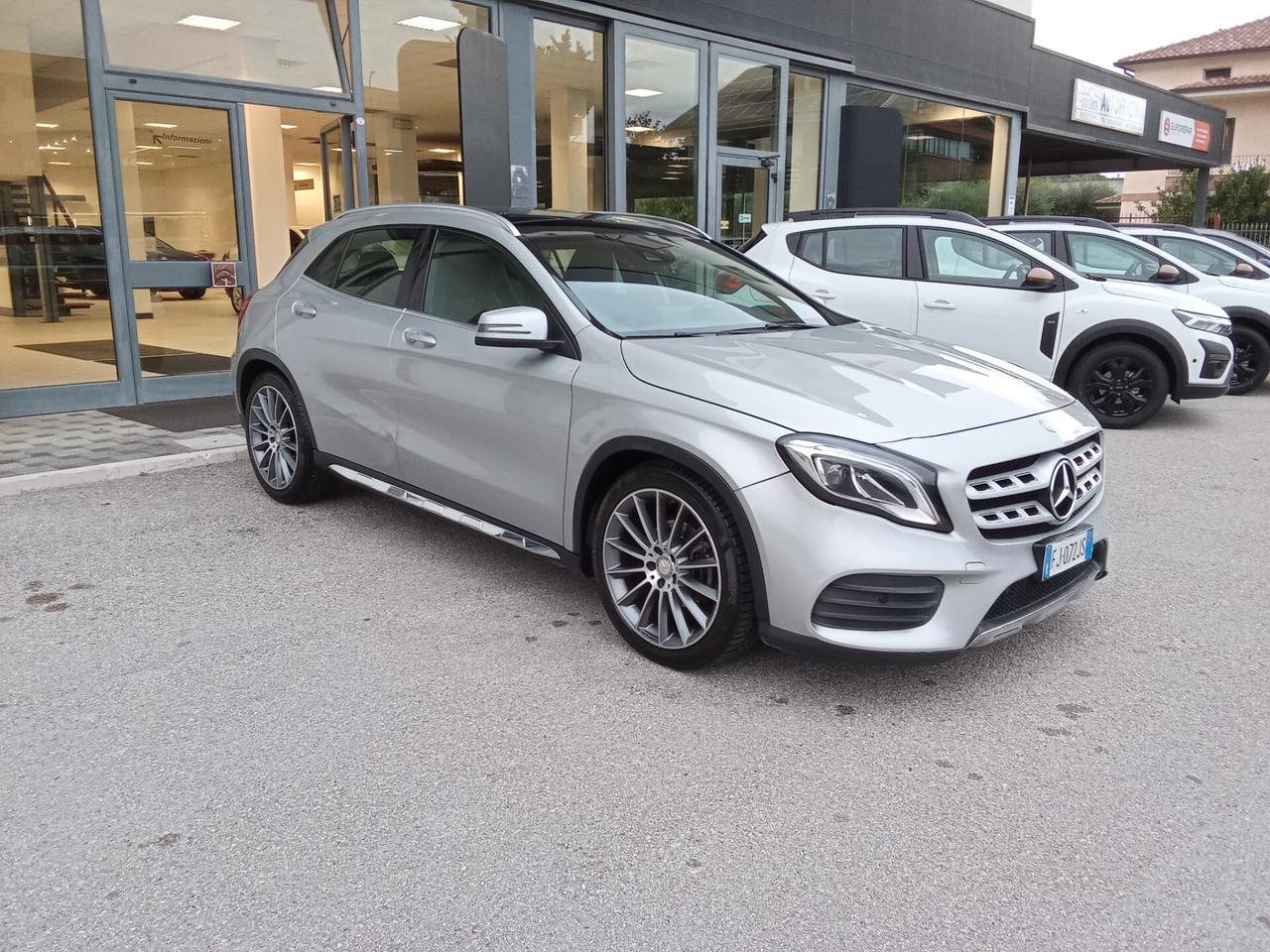MERCEDES GLA 200D 4 MATIC PREMIUM AUTO MY17 5P