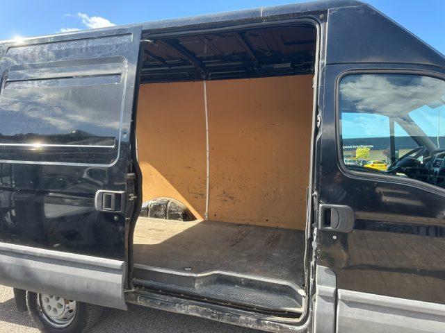 IVECO Daily 35S14 L2-H2 3.0 140CV Furgone