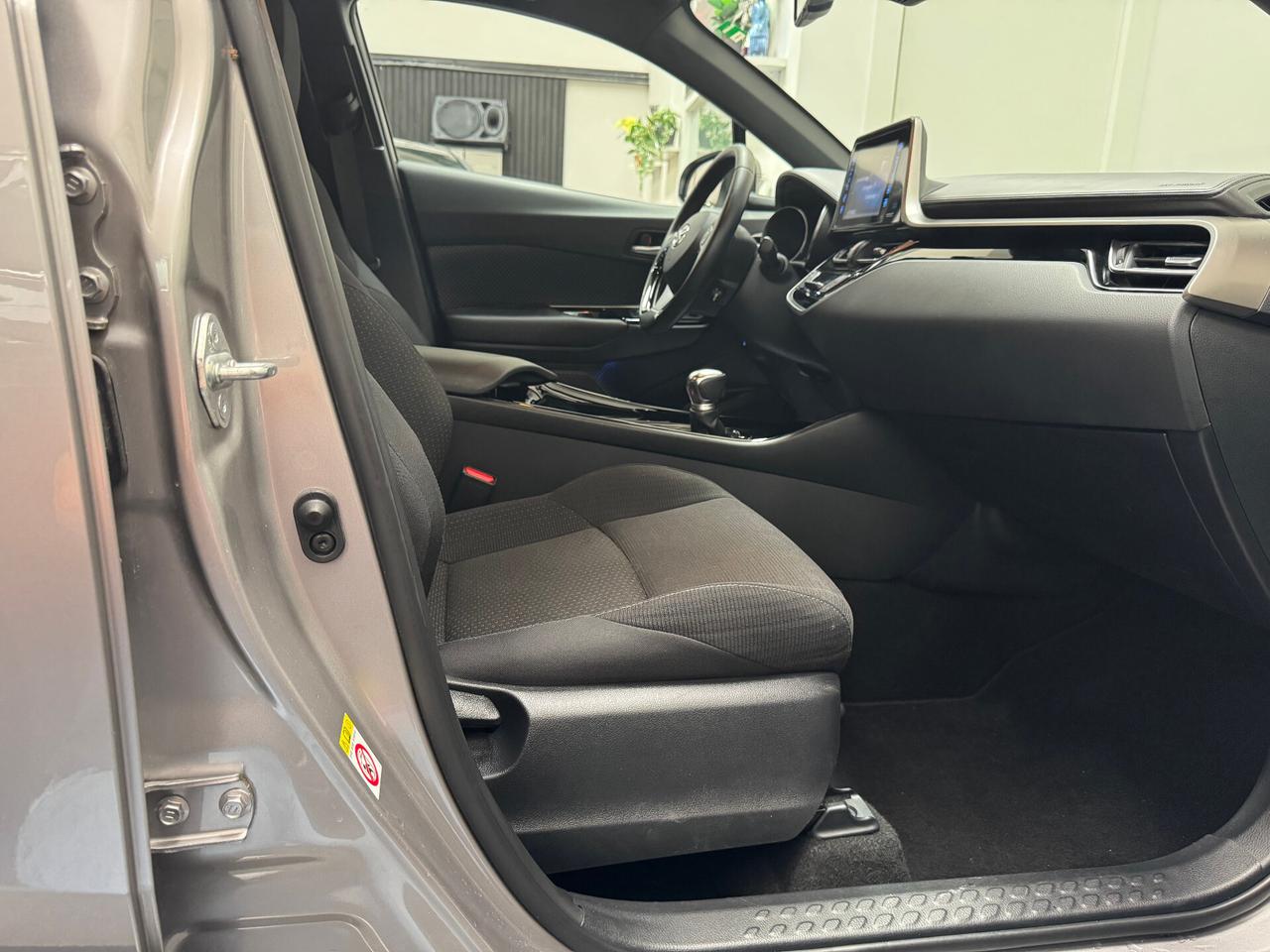 Toyota C-HR 1.8 Hybrid E-CVT Trend