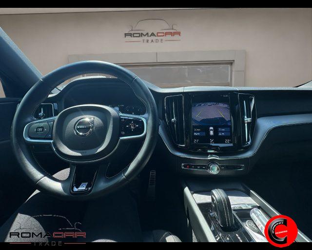 VOLVO XC60 B4 (d) AWD Geartronic R-design