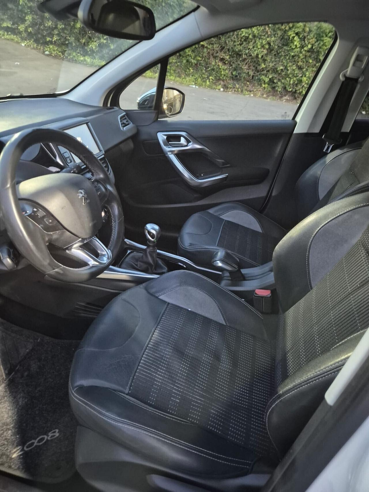 Peugeot 2008 BlueHDi 100 S&S Allure