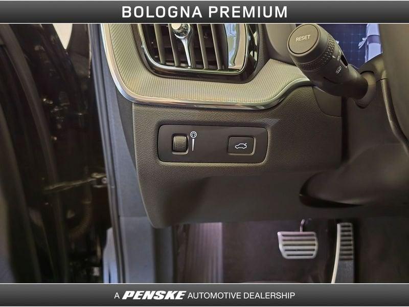 Volvo XC60 XC60 B4 (d) Geartronic R-design