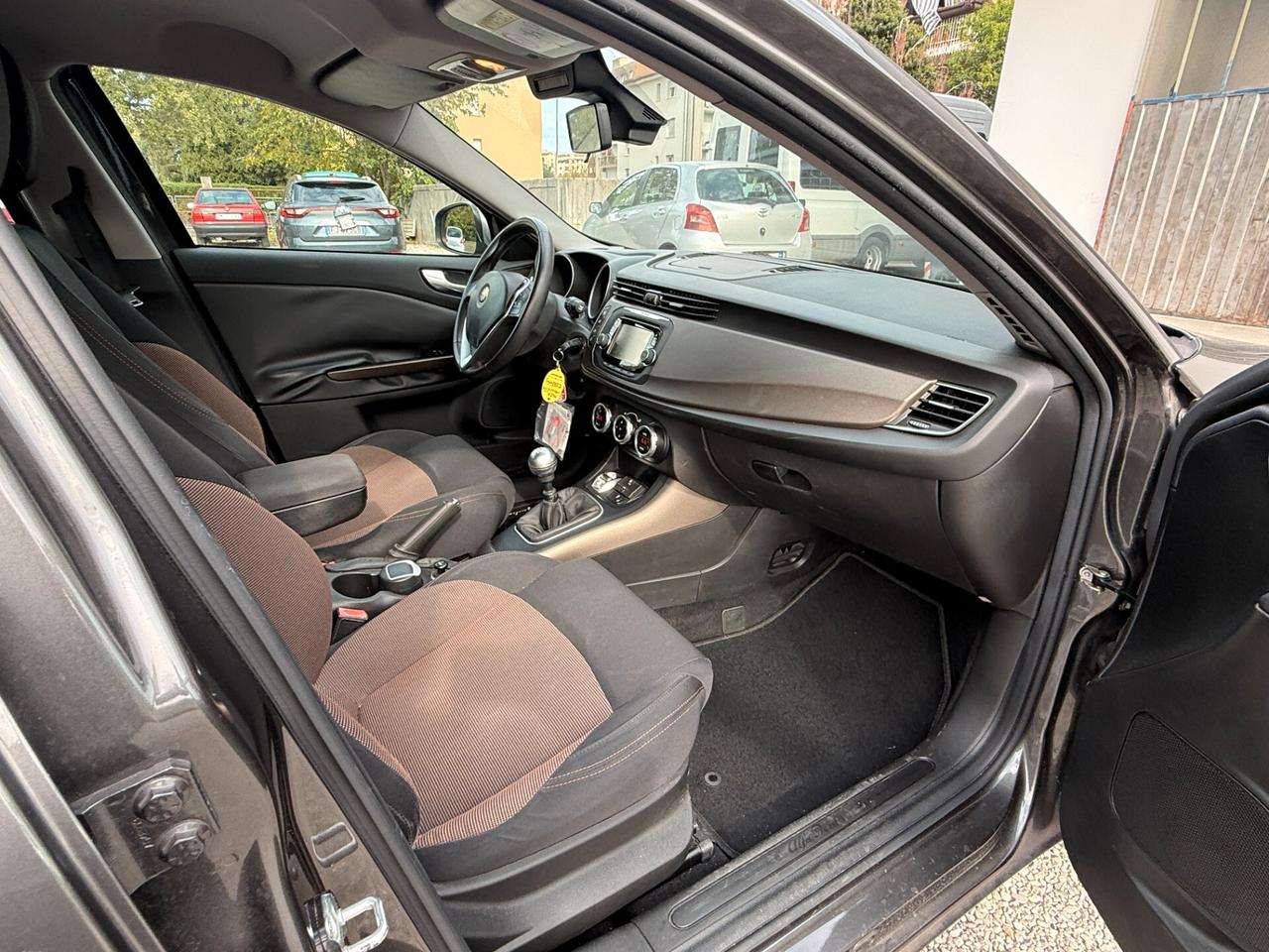 Alfa Romeo Giulietta 1.6 JTDm-2 105 CV Distinctive