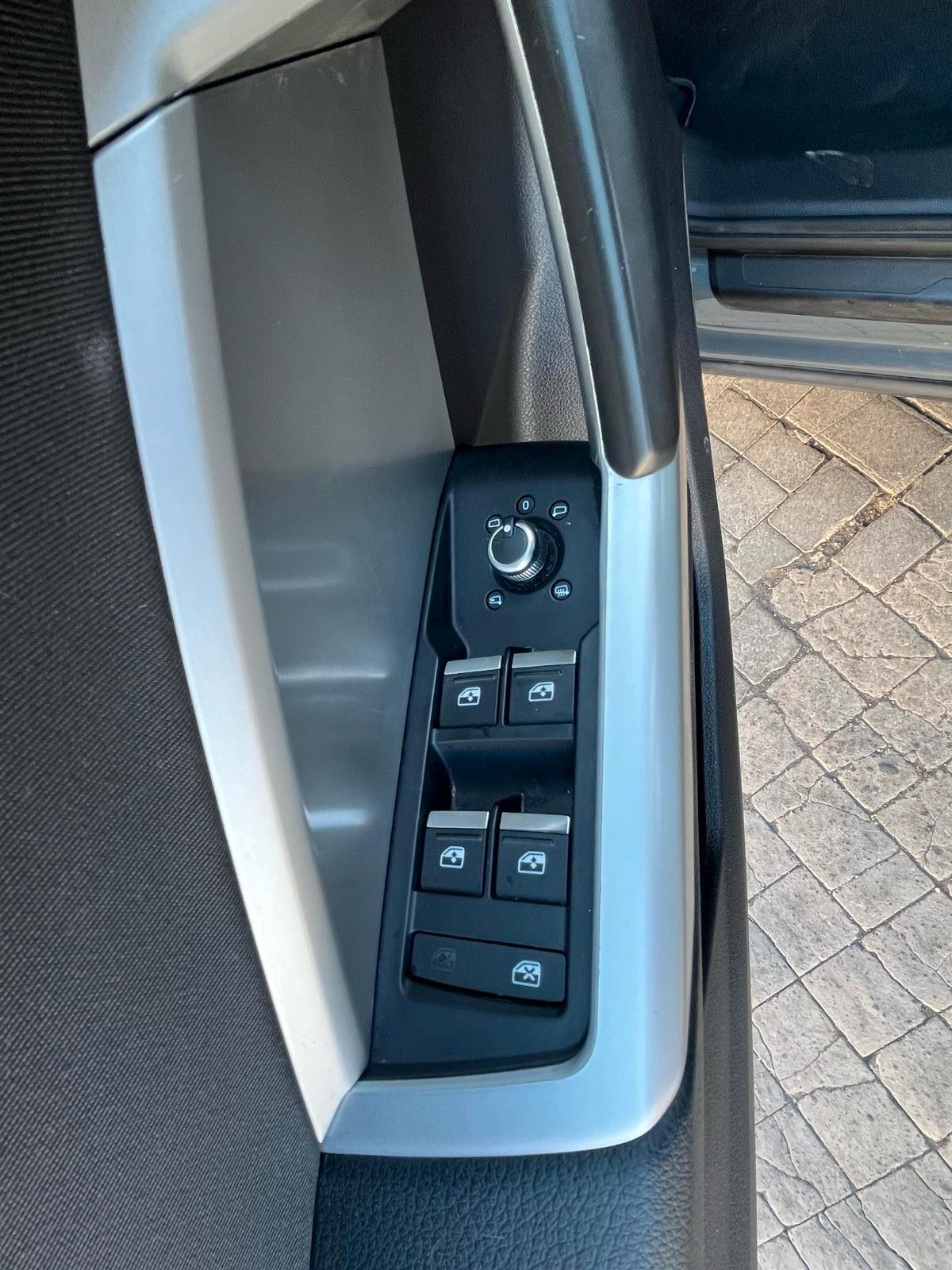Audi Q3 35 2.0 TDI S-TRONIC BUSINESS ADVANCED