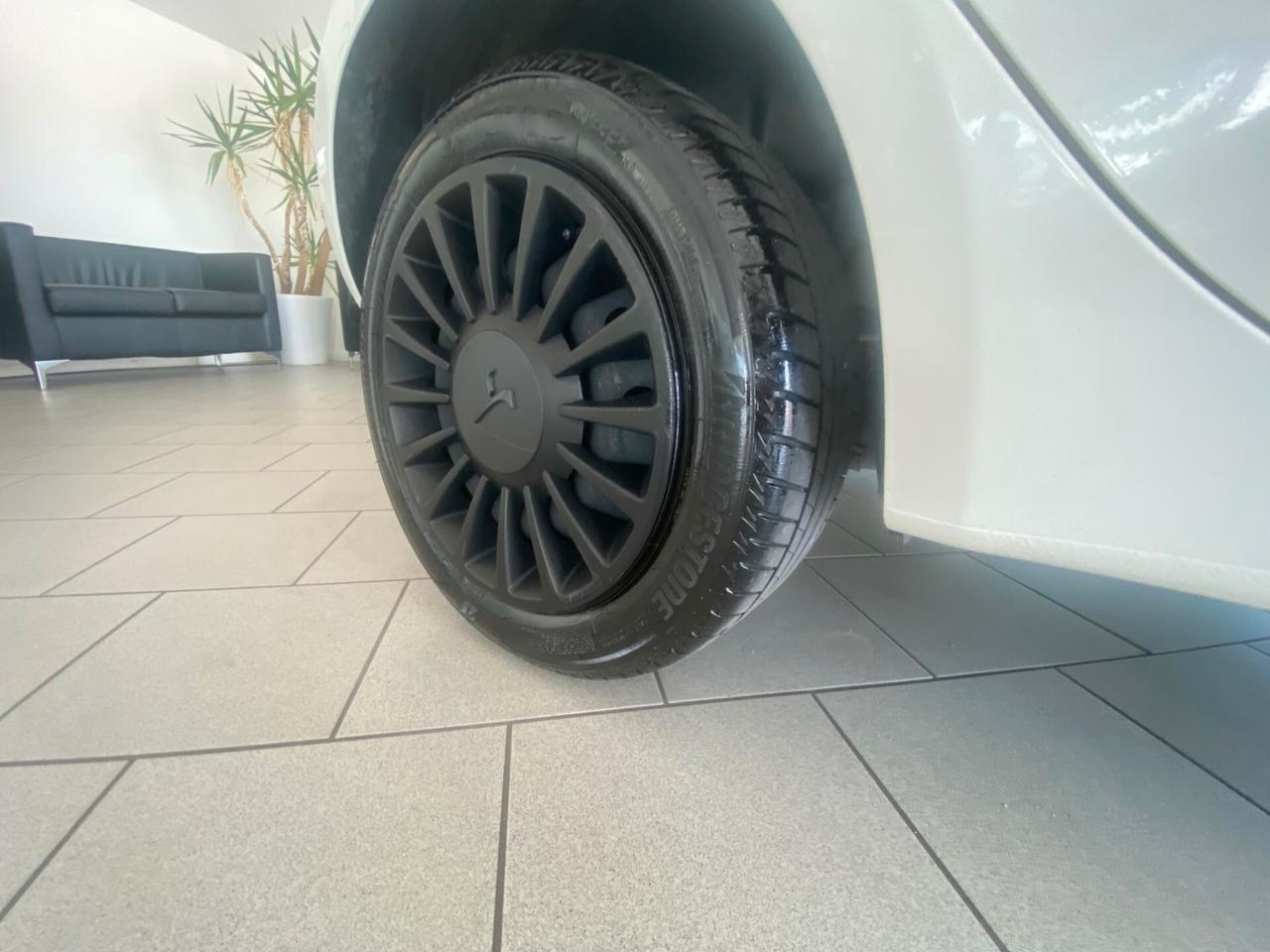Lancia Ypsilon 1.0 FireFly 5 porte S&S Hybrid Ecochic Silver