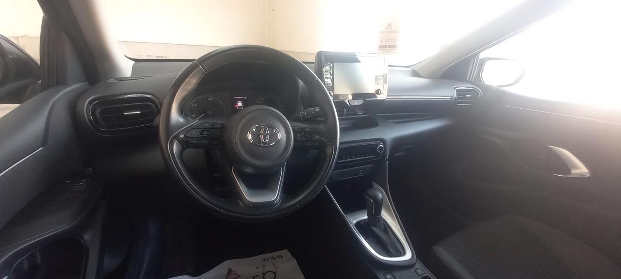 Toyota Yaris 1.5 Hybrid 2023 km 33 mila entra