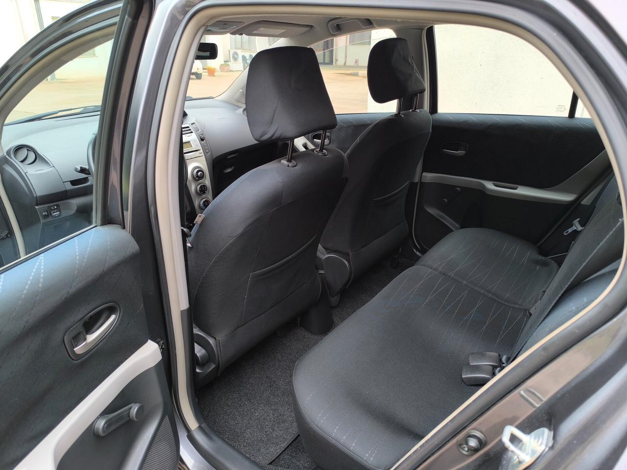 Toyota Yaris 1.0 5 porte Sol