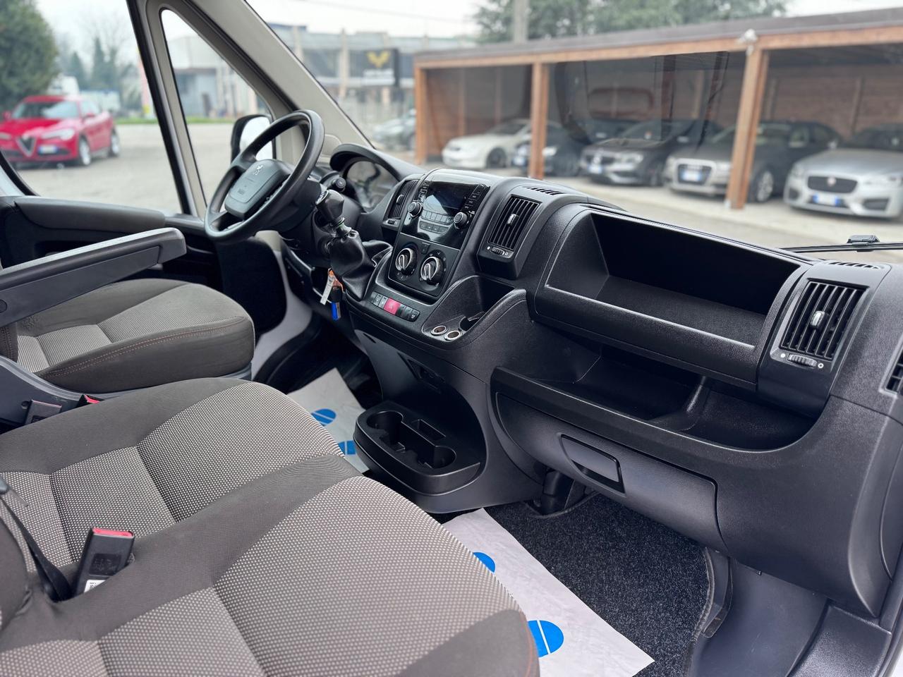 Peugeot Boxer 330 L2H2 2.2 BlueHDi 140cv S&S