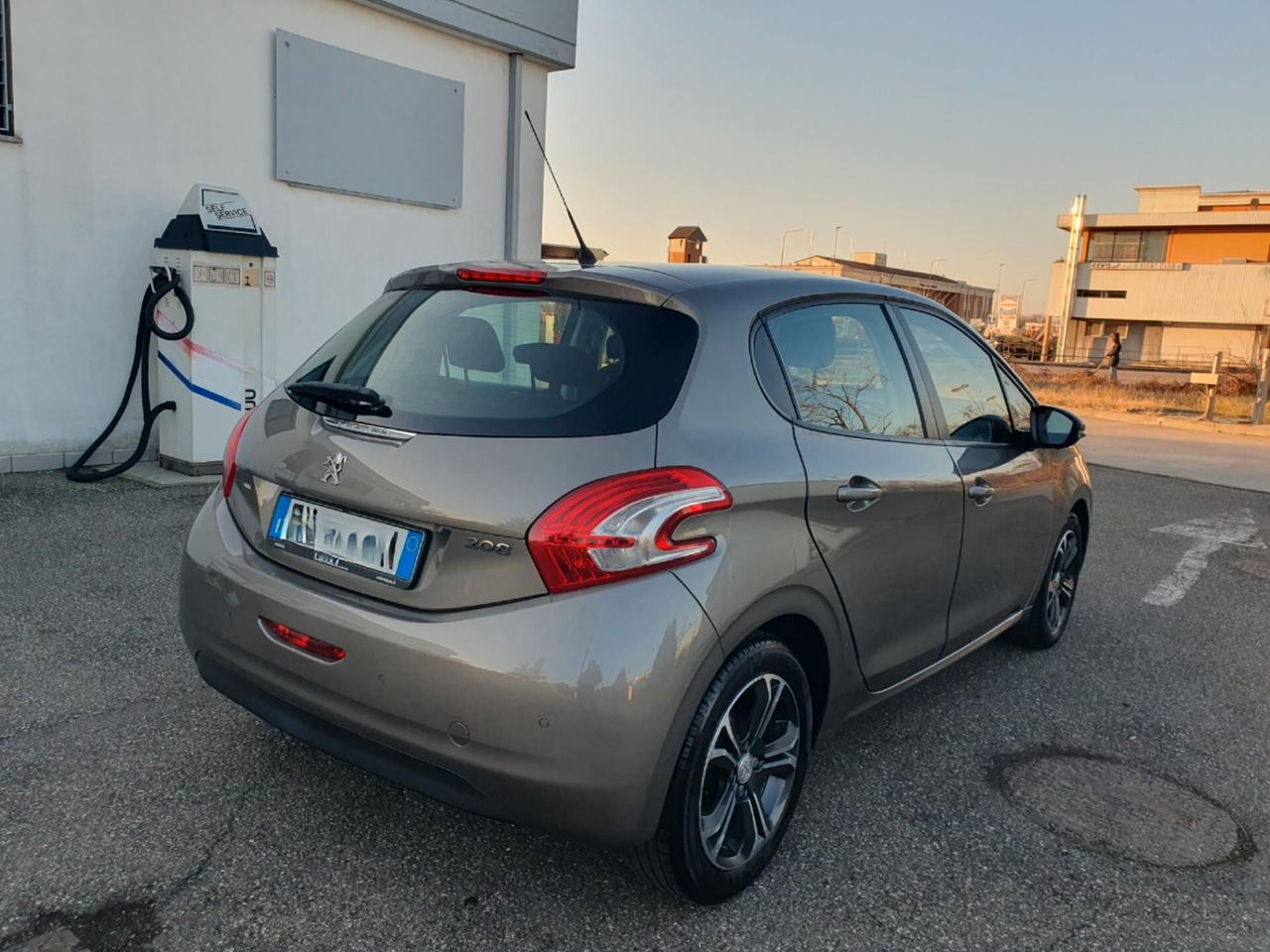 Peugeot 208 PureTech 82 5 porte Allure