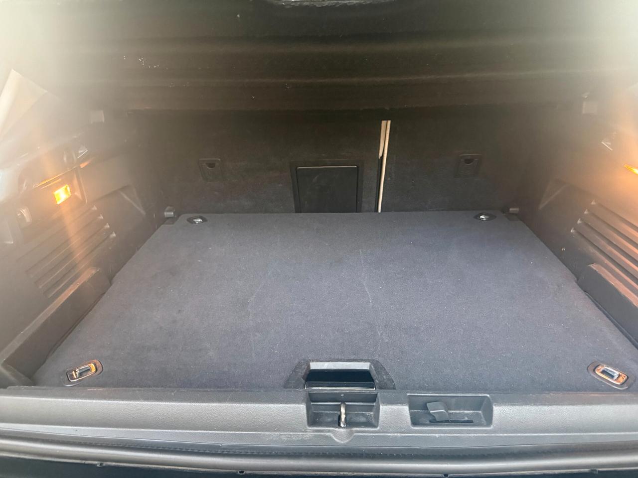 Peugeot 3008 1.6 HDi 115CV Business