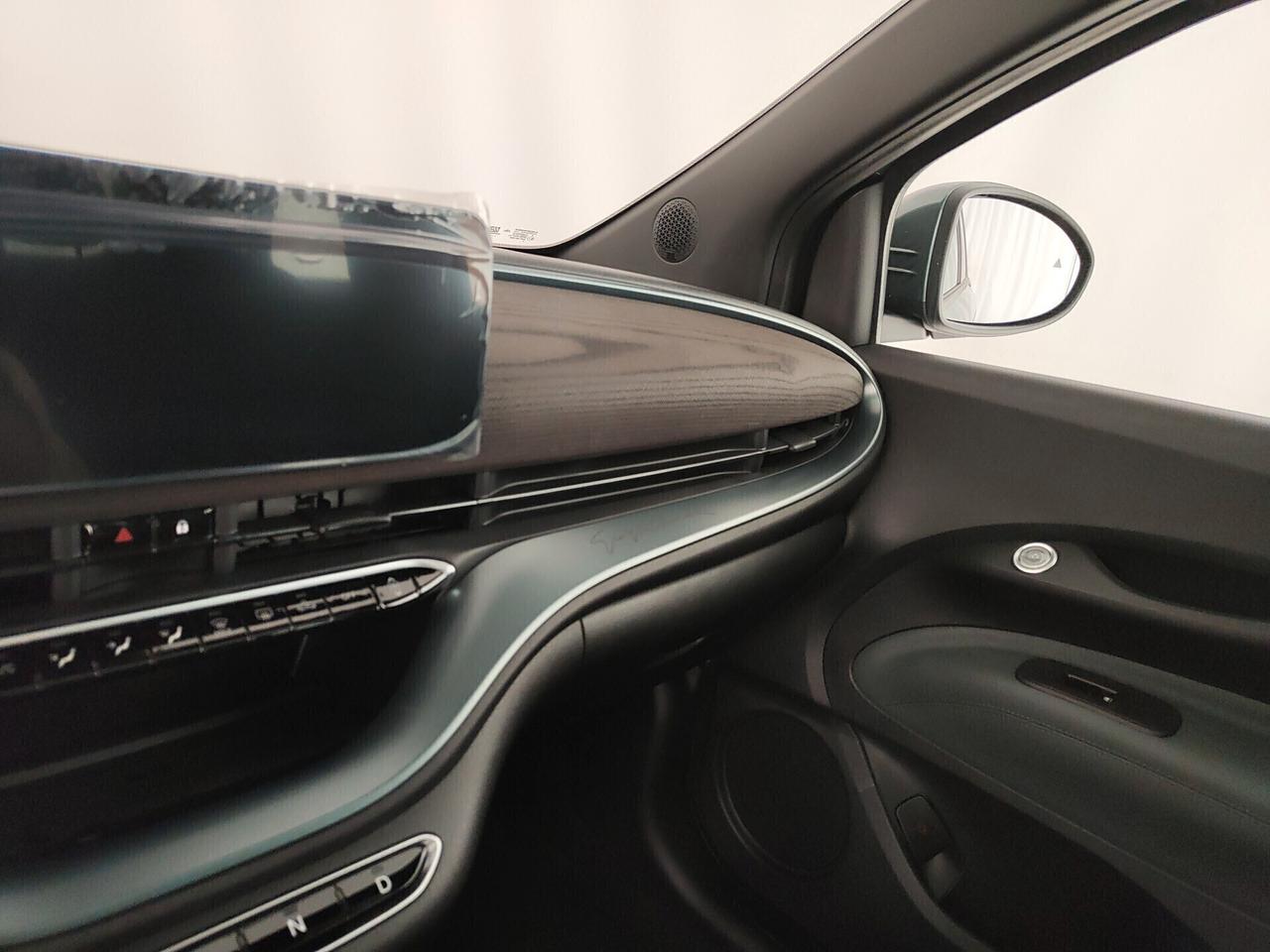 Fiat 500e Berlina 42 kWh Giorgio Armani