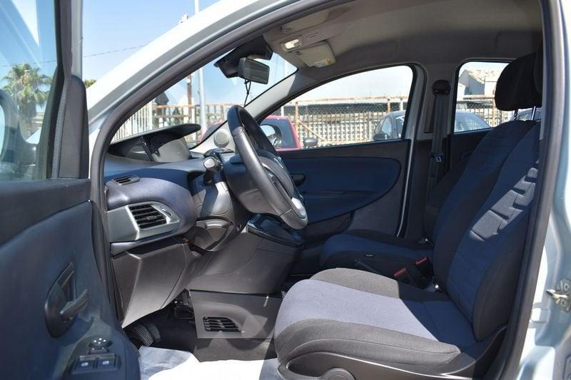 Lancia Ypsilon Ypsilon 1.0 FireFly 5 porte S&S Hybrid Platino