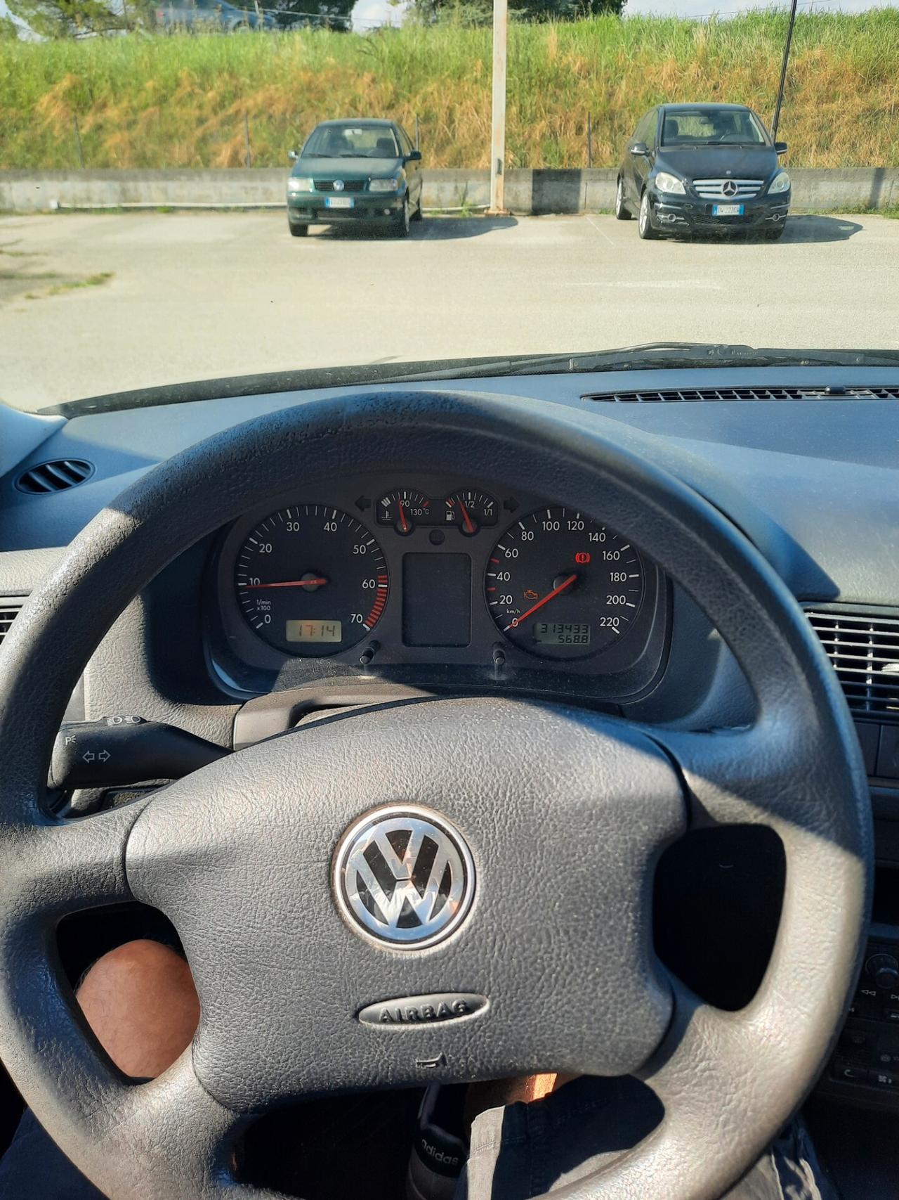 Volkswagen Golf 1.4 16V cat 5 porte Air Ok neopatentati