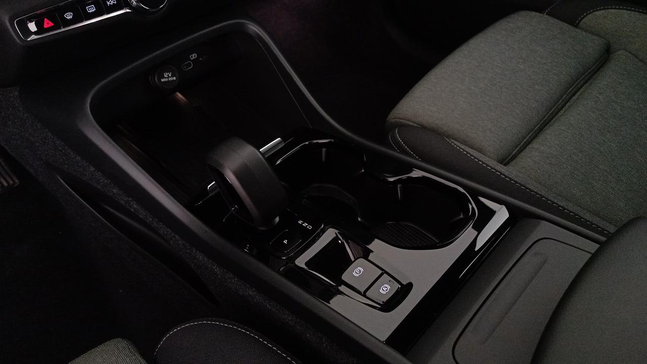 VOLVO XC40 2.0 b3 Core auto