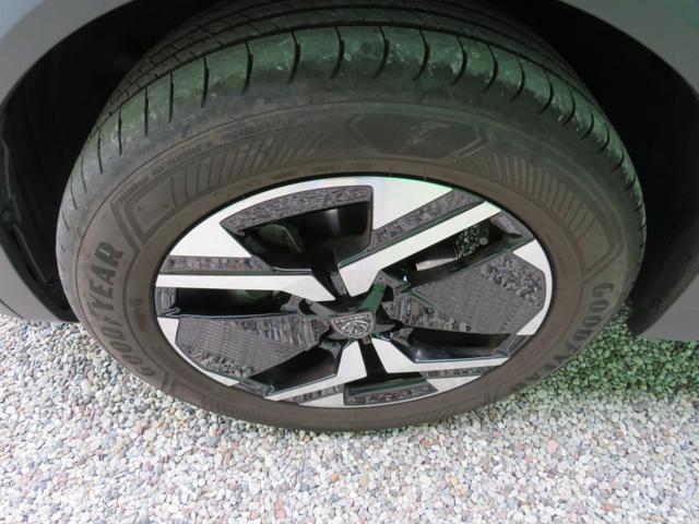 PEUGEOT 2008 PureTech 100 S&S Allure