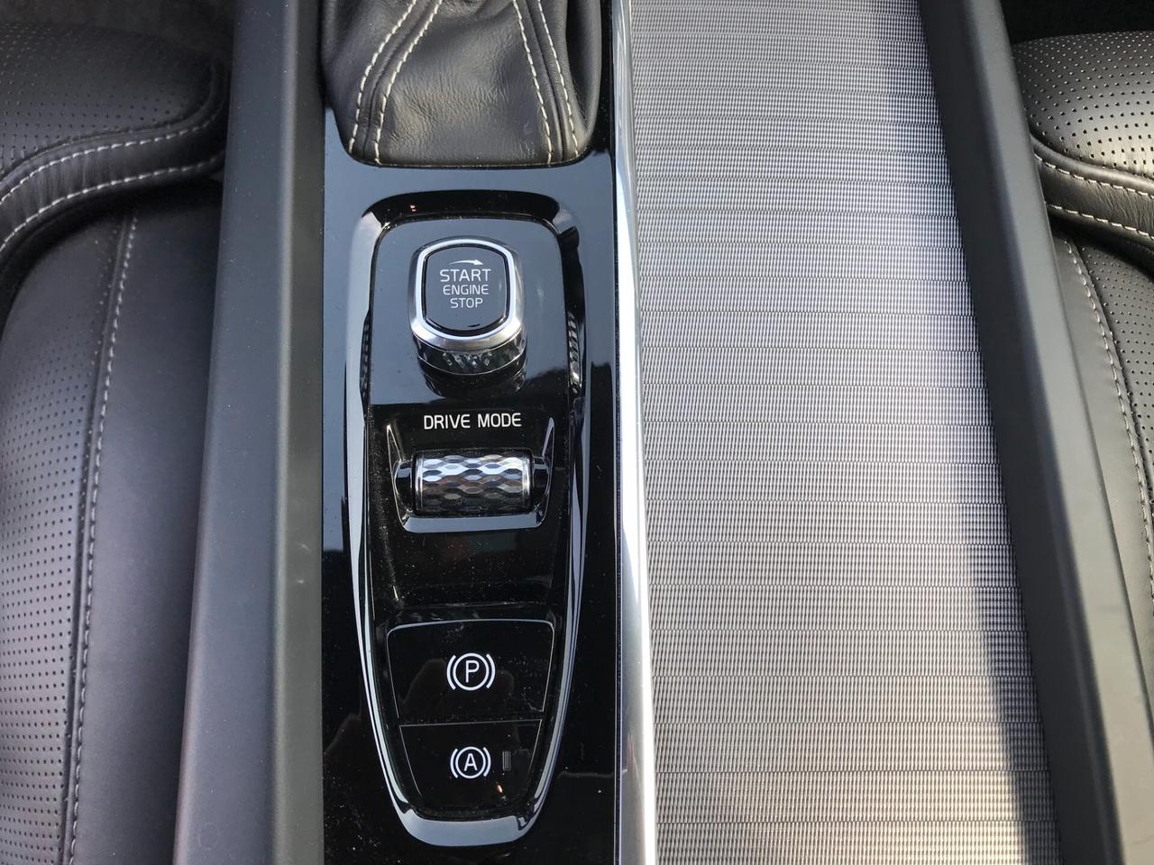 Volvo XC 60 XC60 D5 AWD Geartronic R-design