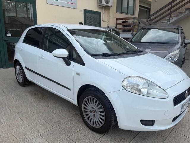 Fiat Grande Punto 1.3 MJT 75 CV 5 porte Dynamic 06