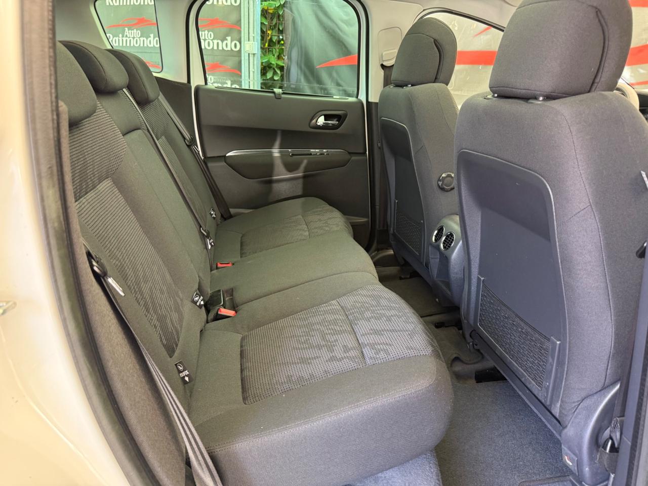 Peugeot 3008 2.0 HDi 150CV Allure