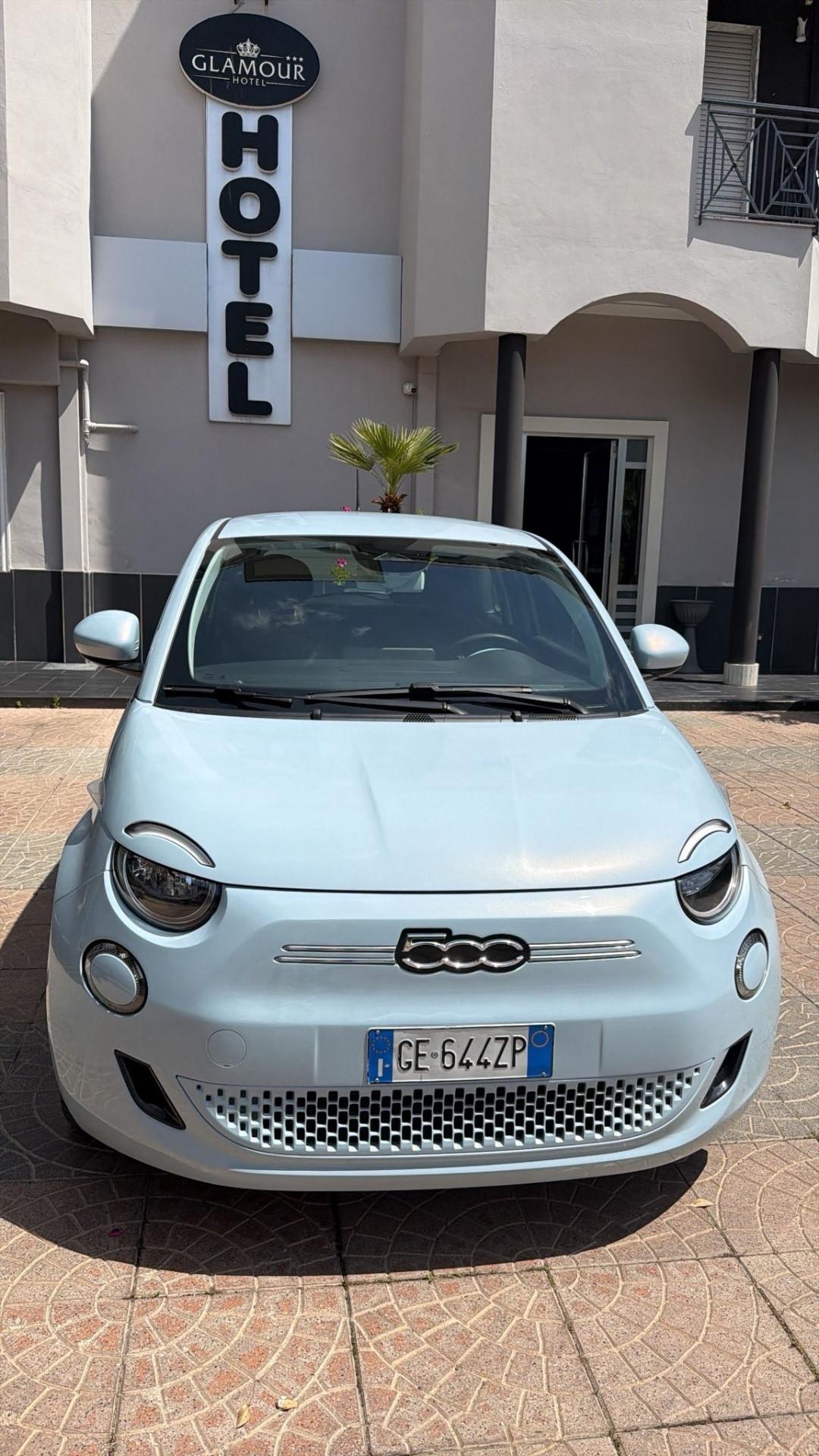 Fiat 500 500e Berlina 42 kWh La Prima