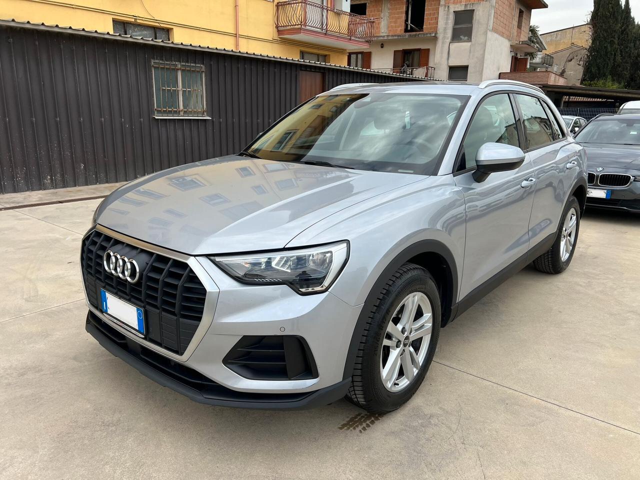 Audi Q3 35 TDI S tronic Business