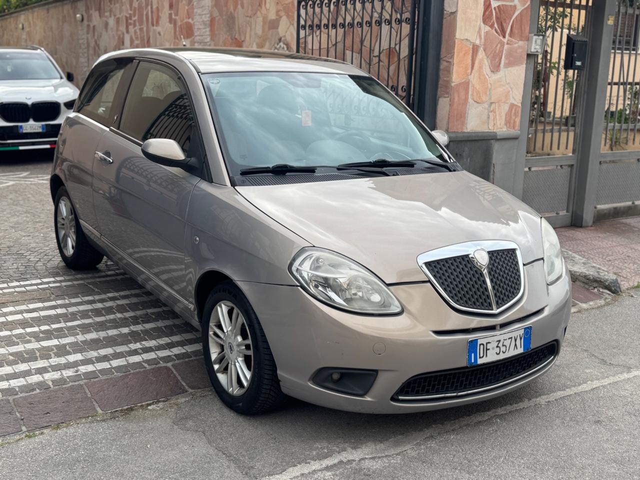 Lancia Ypsilon 1.2 Oro Giallo